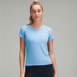 Lululemon Swiftly Tech Short Sleeve 2.0 Race Length Aero Blue Size 6